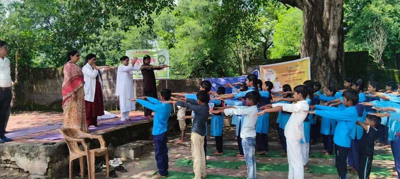 सेवा संकल्प अभियान के तहत योग, ध्यान और स्वास्थ्य परीक्षण