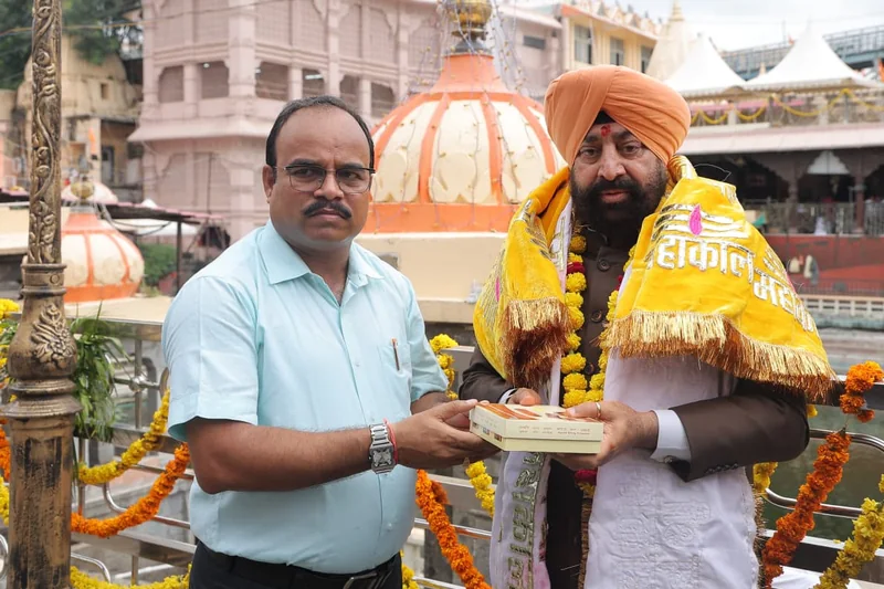 उत्तराखंड के राज्यपाल श्री गुरमीत सिंह ने भगवान श्री महाकालेश्वर के किए दर्शन*